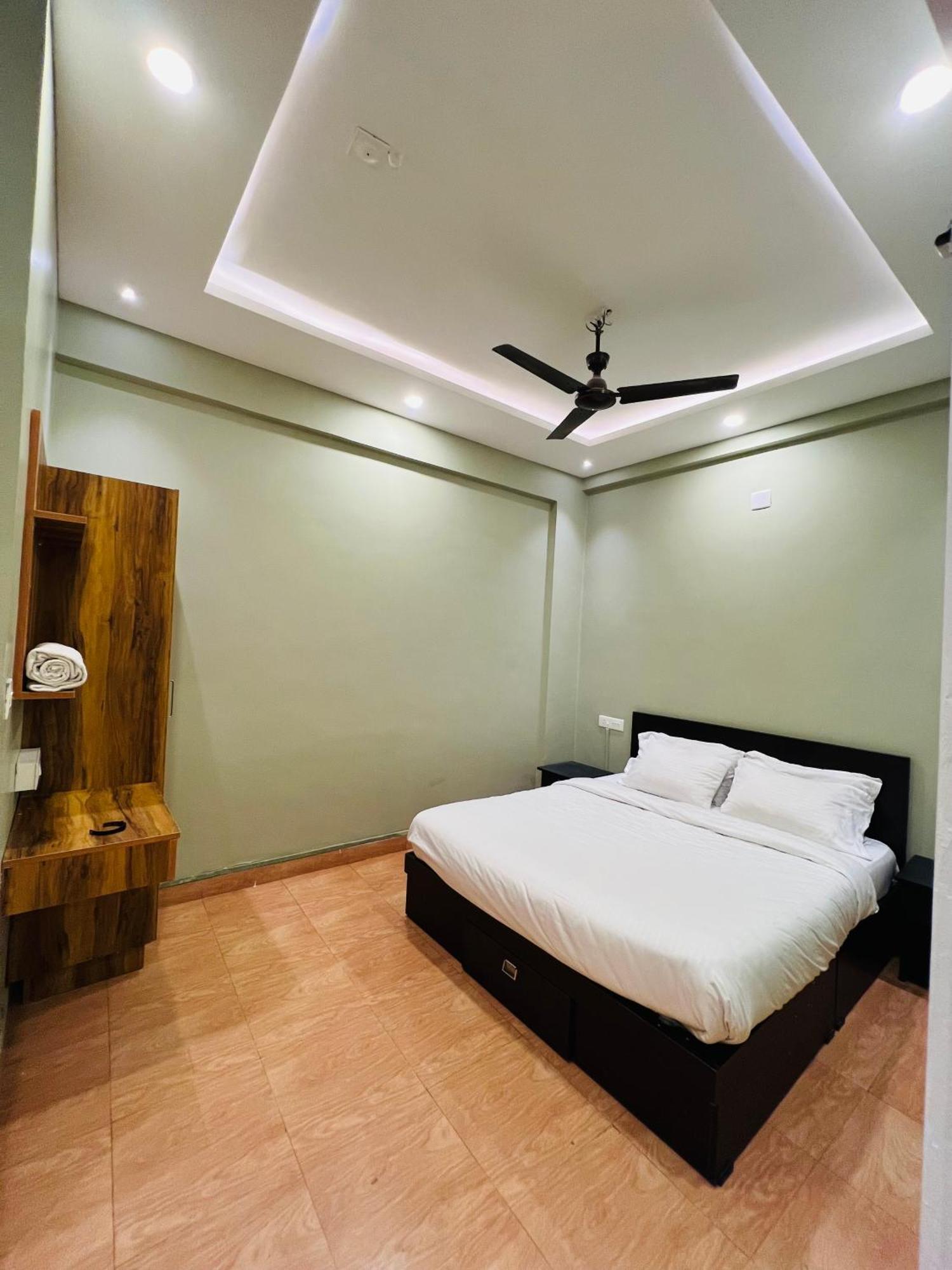 Rasha Residency Hostel Kalpetta Exterior photo